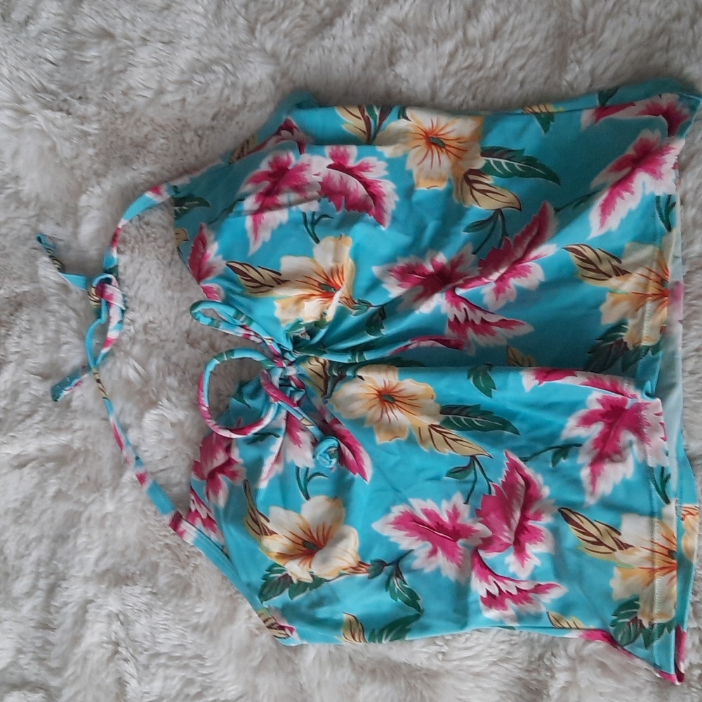 Swim top size 34 B